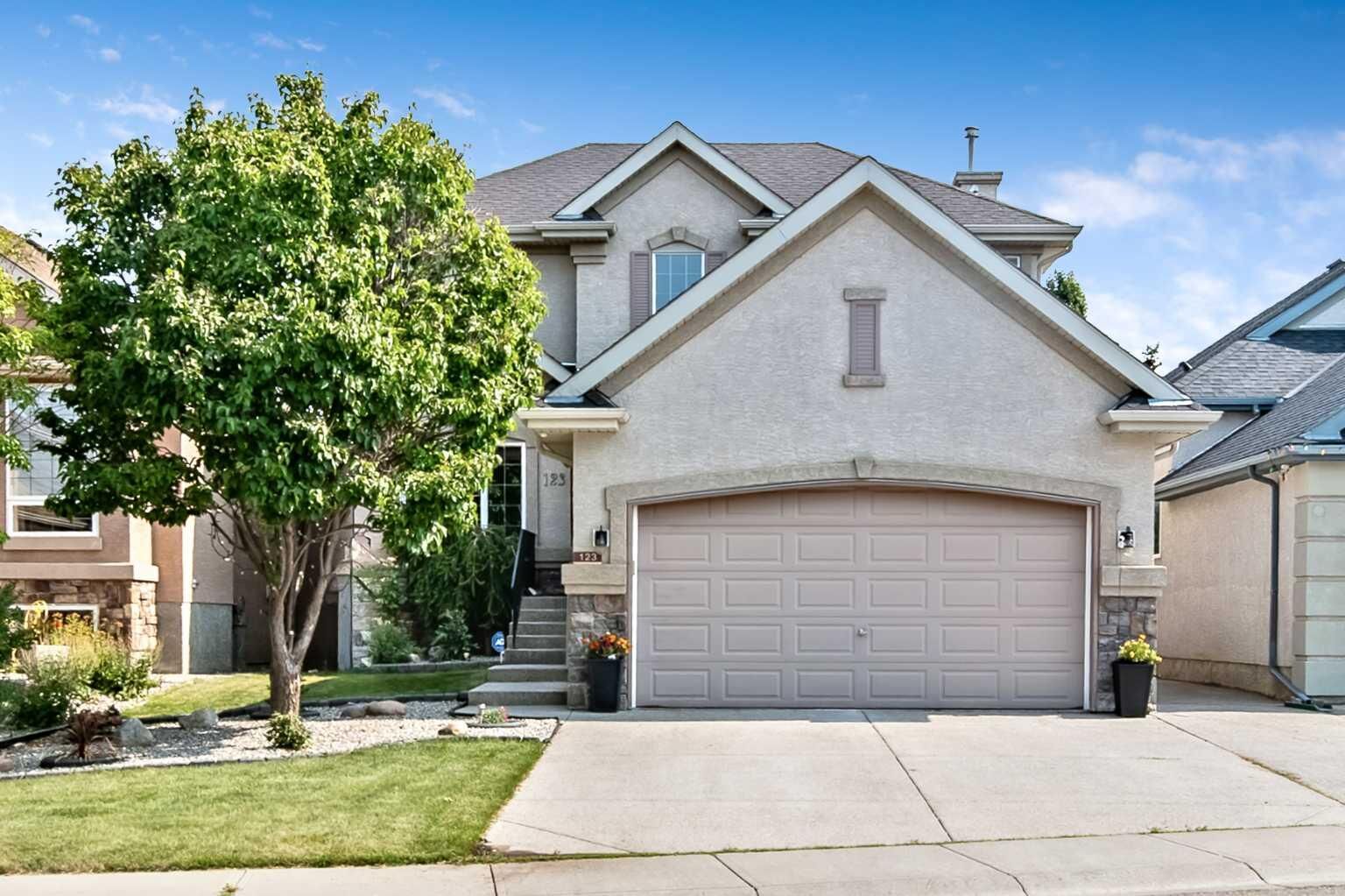 Property Photo: 123 Cranwell Close SE AB T3M 1B1