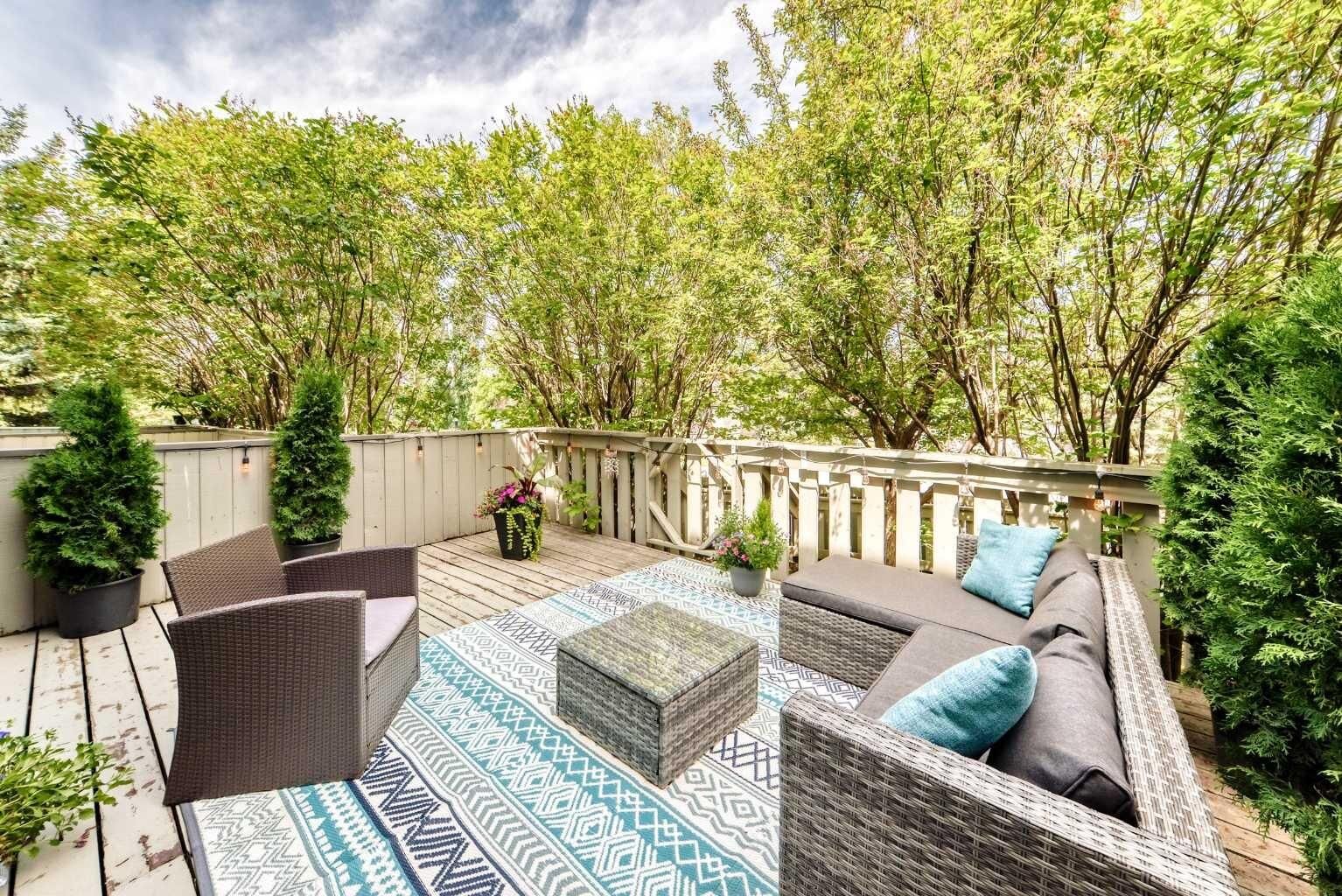 Property Photo: 185 Woodridge Drive SW 3 AB T2W 3X7