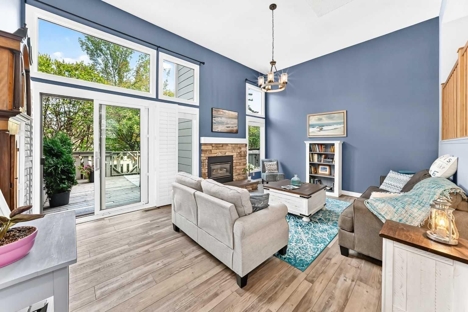 Property Photo: 185 Woodridge Drive SW 3 AB T2W 3X7