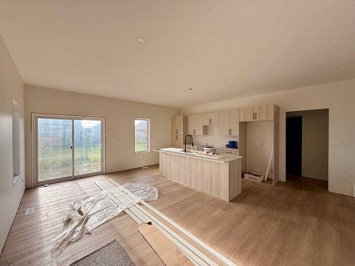 Property Photo: 3805 42 Avenue SK S9V 2K4