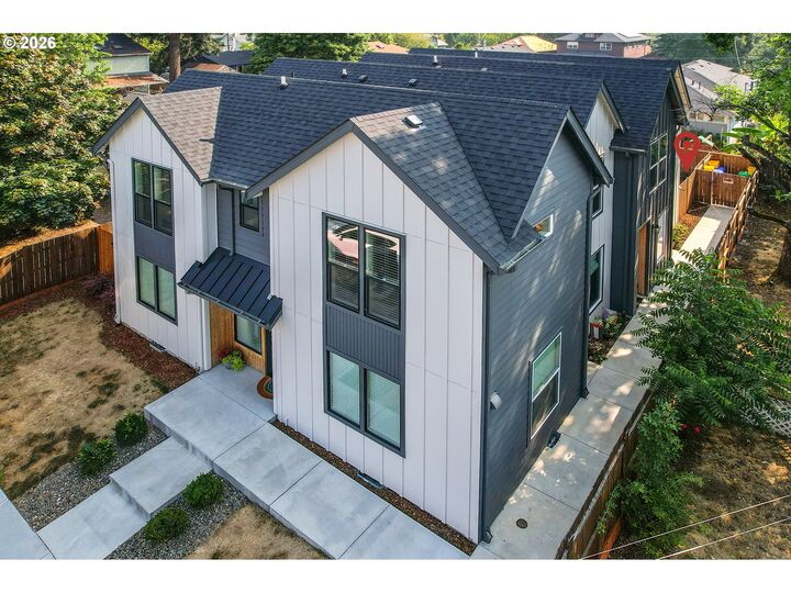 Property Photo:  5296 SE 68th Ave 1  OR 97206 
