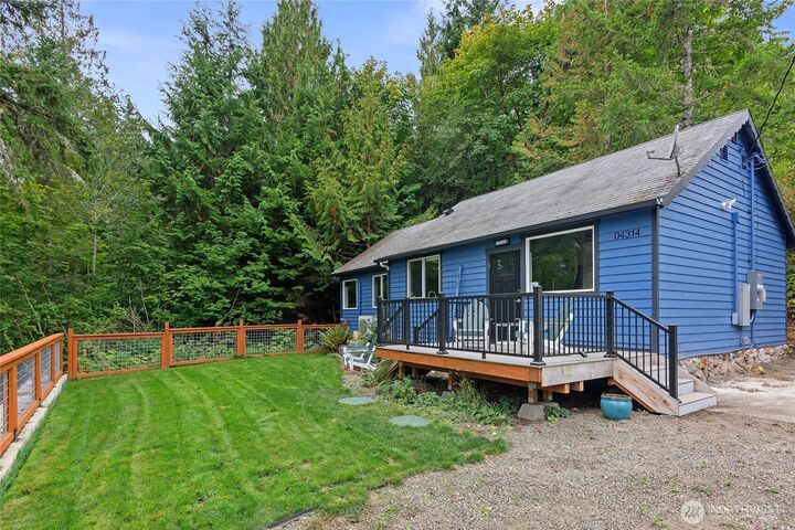 Property Photo: 304314 Highway 101 WA 98320