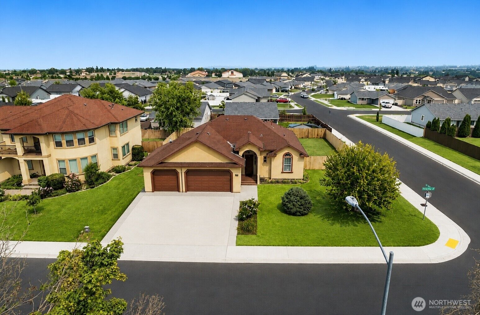 Property Photo: 333 N Crestview WA 98837