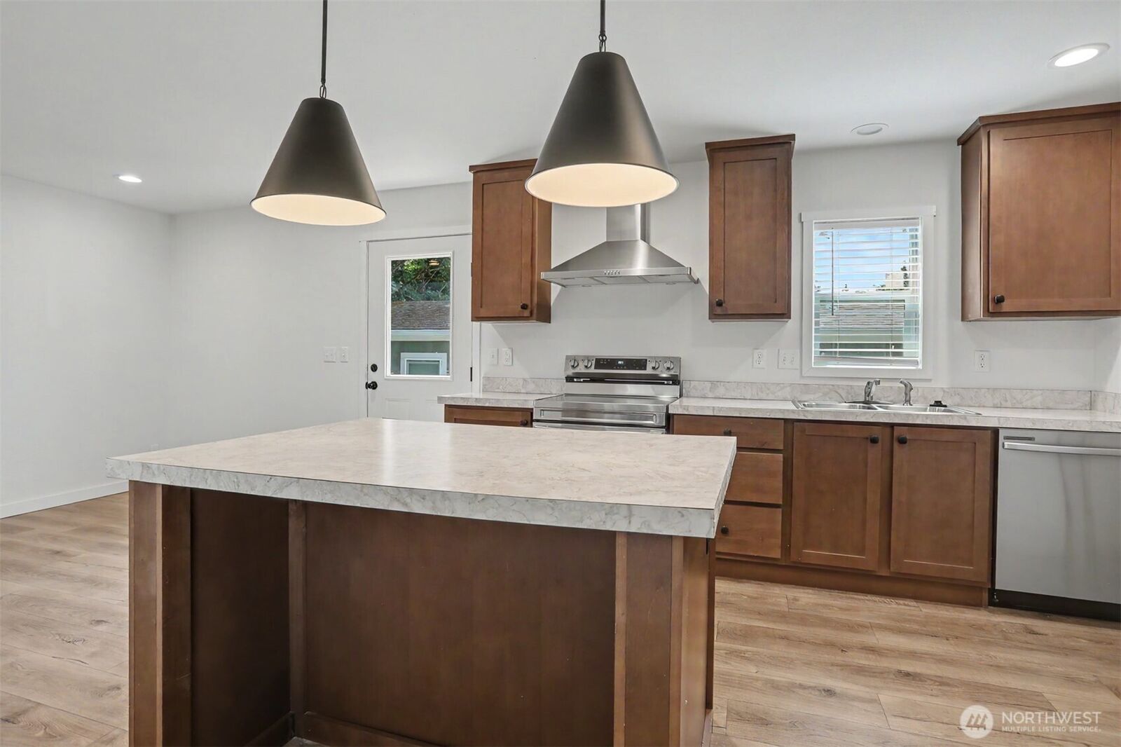 Property Photo:  28454  168th Avenue SE 23  WA 98042 