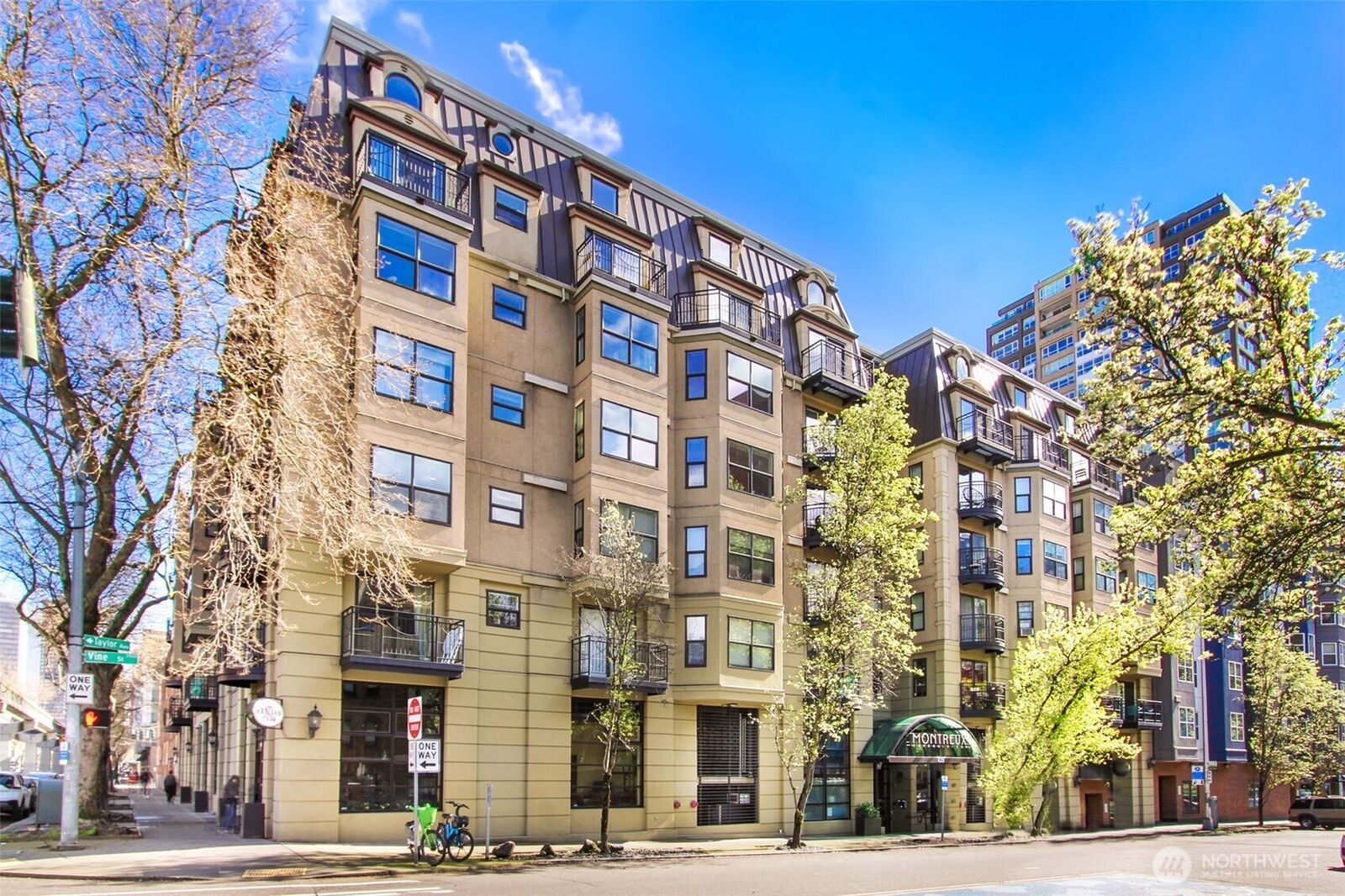 Property Photo:  425  Vine Street 510  WA 98121 