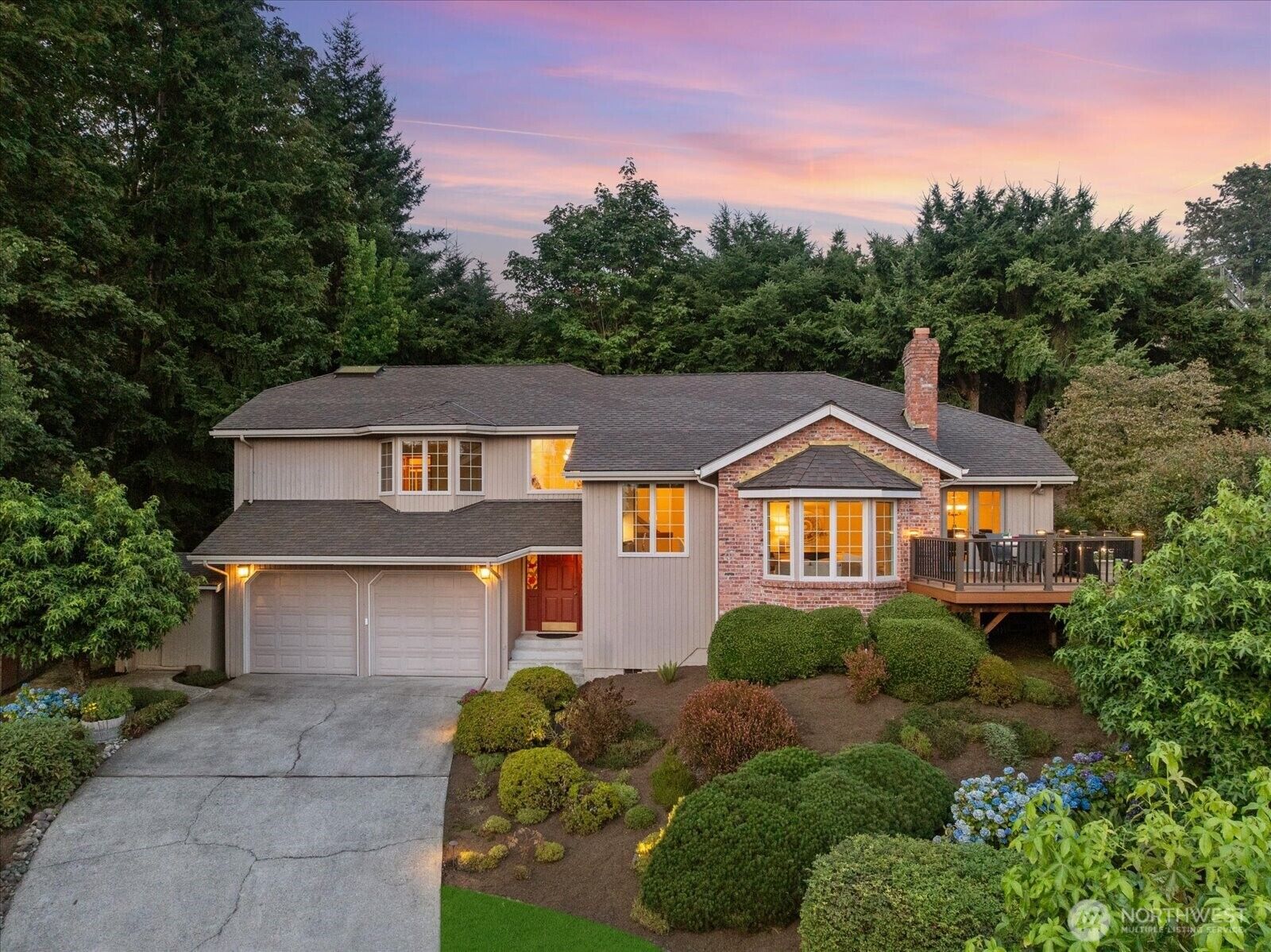 Property Photo:  5204  137th Place SE  WA 98006 