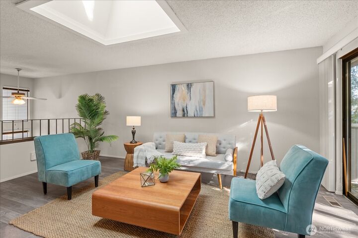 Property Photo: 9916 NE 116th Street 202 WA 98034