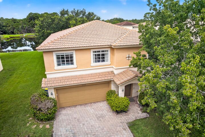 Property Photo:  5532 SE Graham Drive  FL 34997 