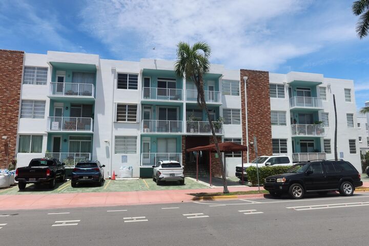 Property Photo:  1150 Euclid Avenue 109  FL 33139 