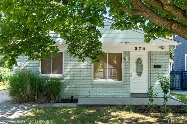 Property Photo:  973 E 14 Mile Road  MI 48009 