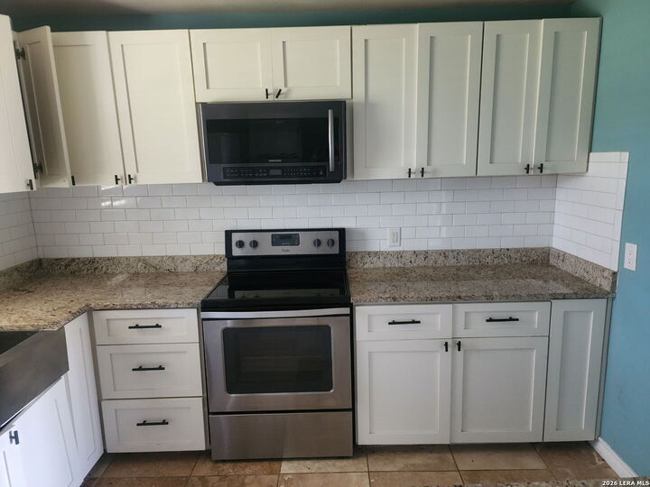 Property Photo:  1645 Fm 3432  TX 78101 