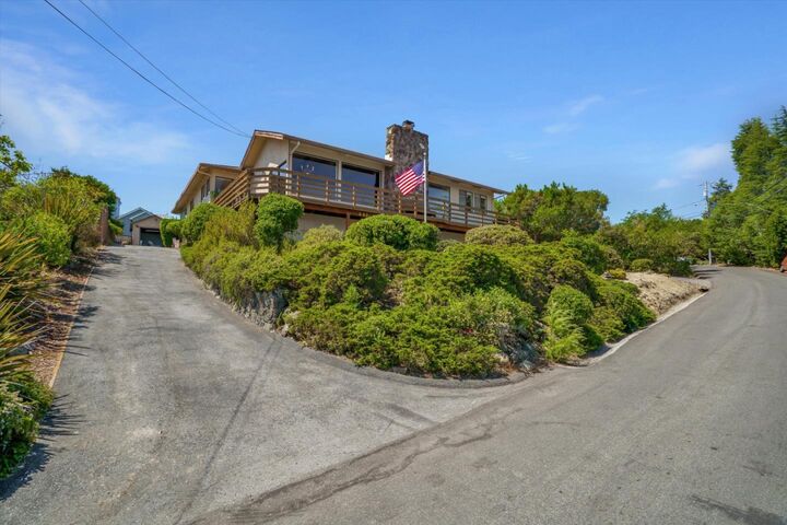 Property Photo:  685 Oak Park Way  CA 94062 