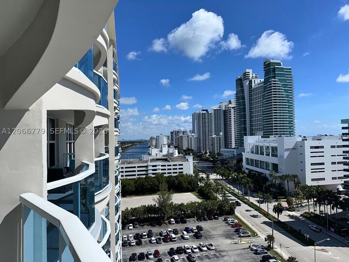 Property Photo:  3800 S Ocean Dr 1516  FL 33019 