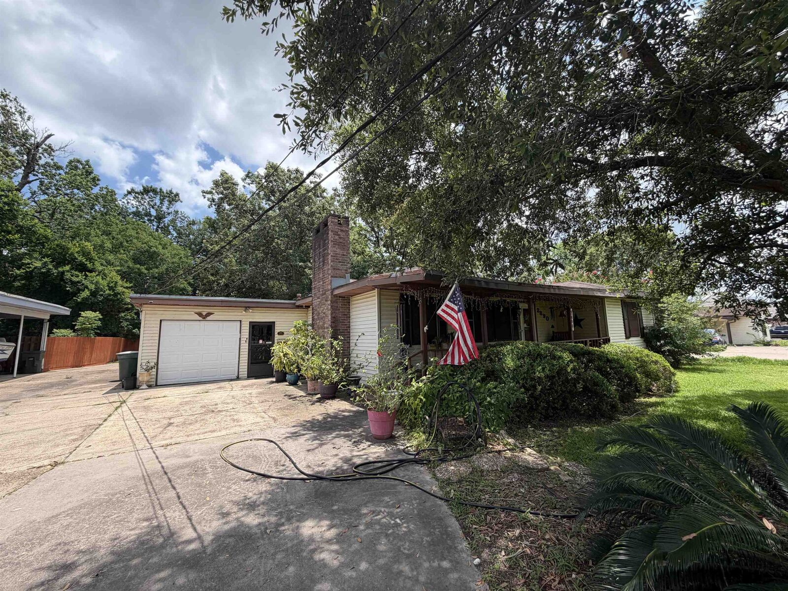 Property Photo: 2890 W Lucas Dr. TX 77706