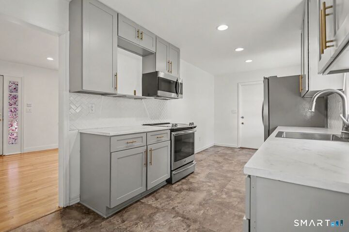 Property Photo:  102 Andrews Avenue  CT 06460 