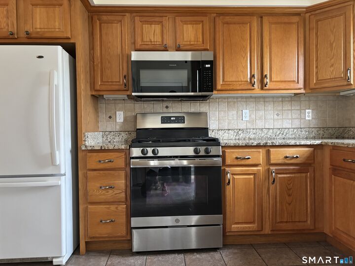 Property Photo:  511 Elm Street 9-1  CT 06473 
