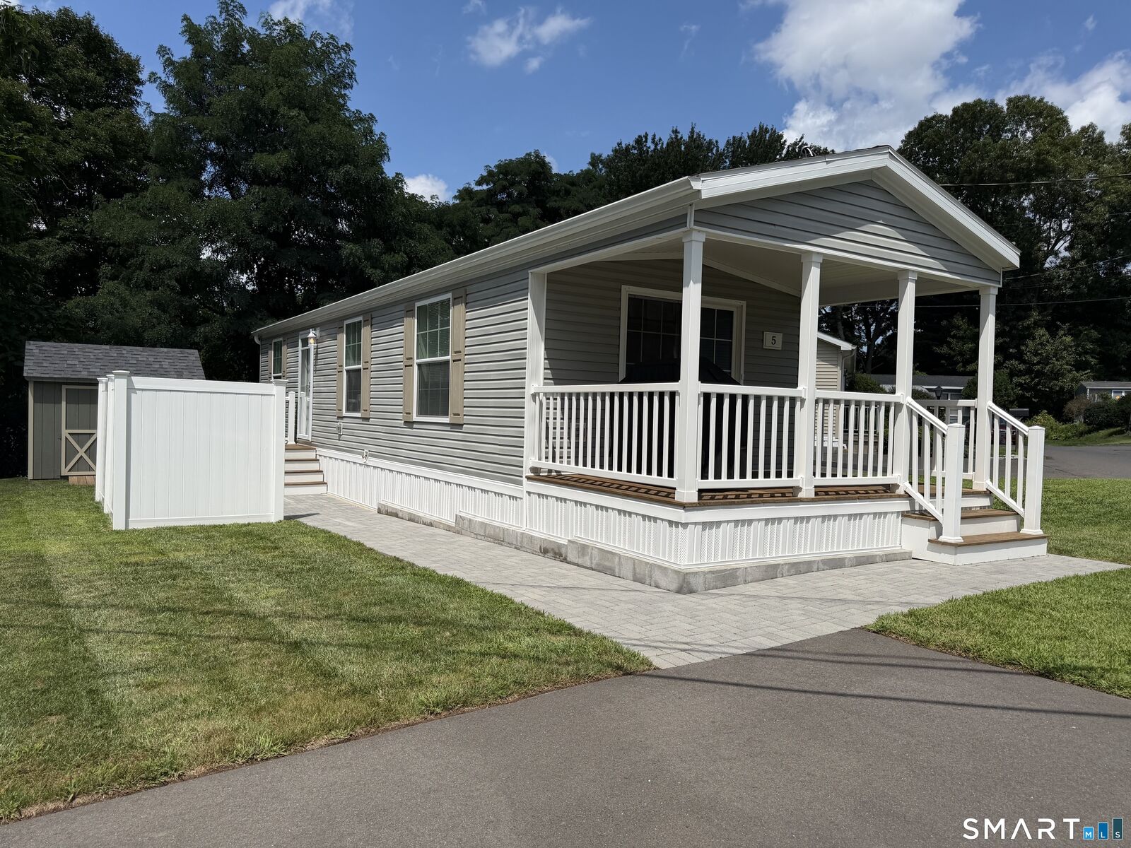 Property Photo:  5 Sundeck Terrace  CT 06489 