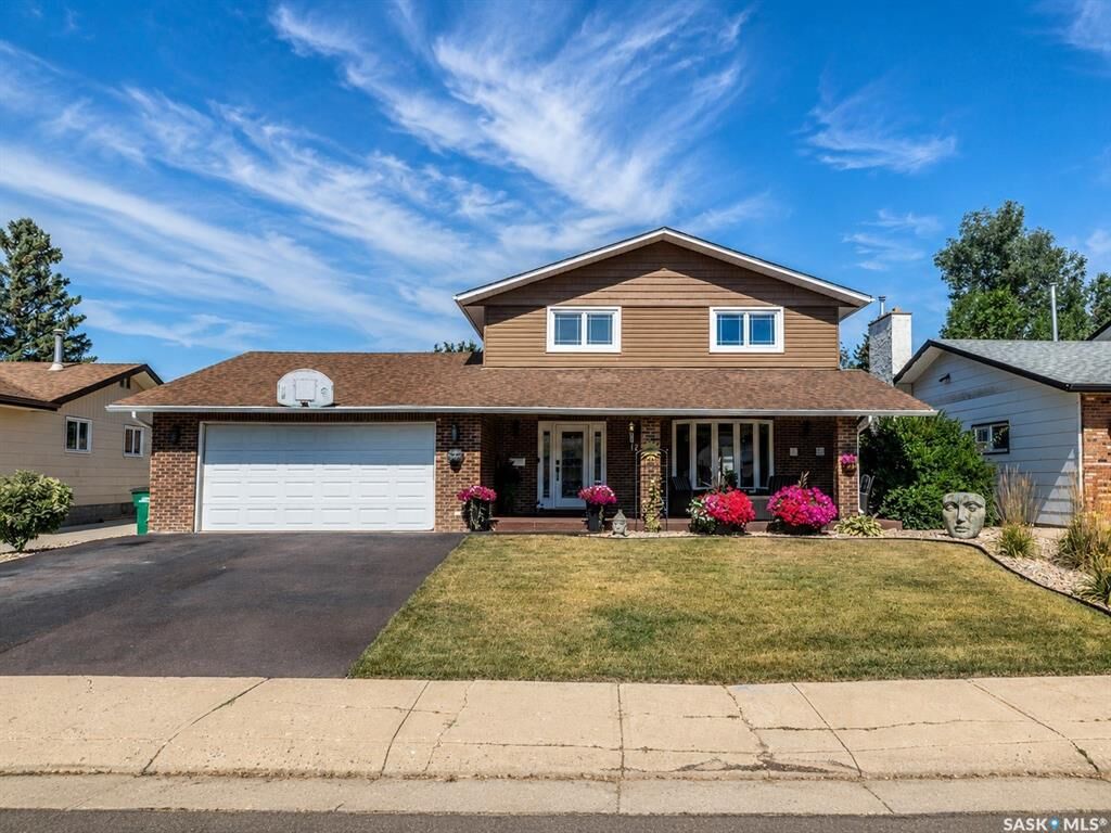 Property Photo: 1259 Maybery Crescent SK S6H 6X7