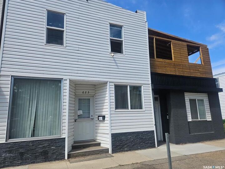 Property Photo: 623 H Avenue S SK S7M 1X1