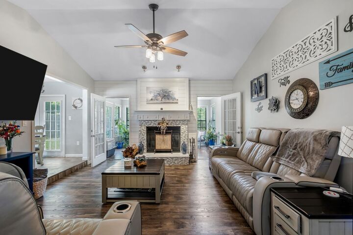 Property Photo: 1516 E Blockford Court FL 32317