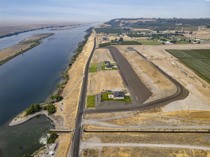 Property Photo:  101 Panoramic Drive 12  WA 99301 
