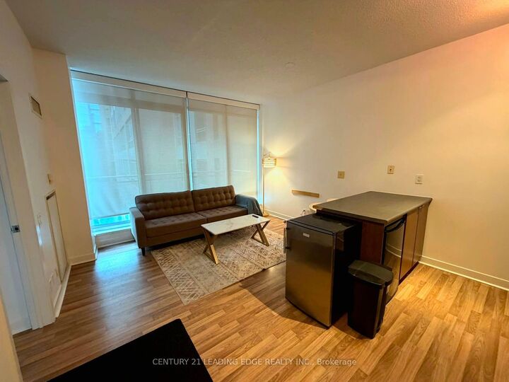 Property Photo:  8 Colborne Street 2202  ON M5E 1E1 