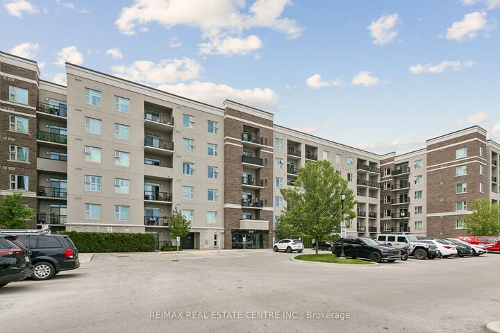 Property Photo: 610 Farmstead Drive 102 ON L9T 8X5