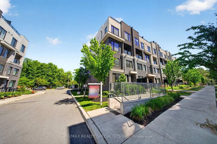 Property Photo: 3472 Widdicombe Way 28 ON L5L 0B8