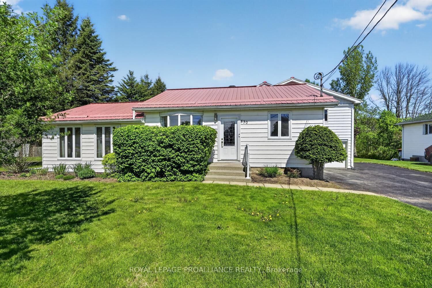Property Photo:  530 Gill Street N  ON K0E 1E0 