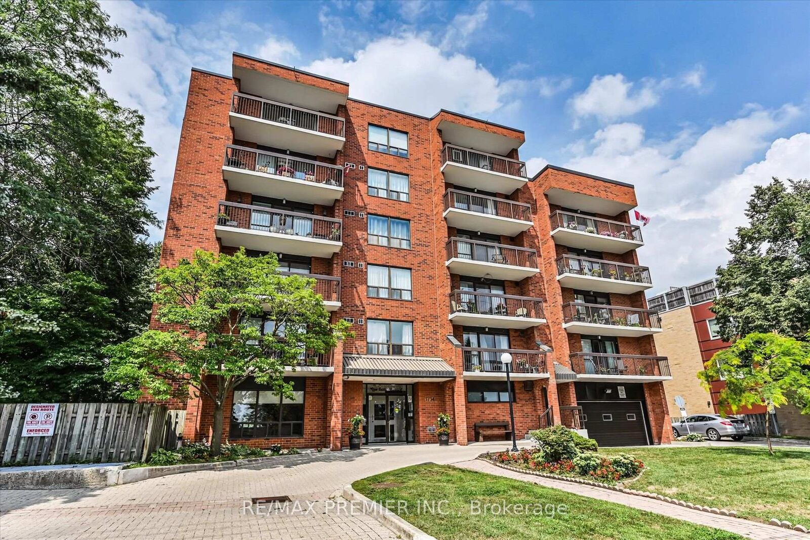 Property Photo: 3734 St Clair Avenue E 403 ON M1M 1T7