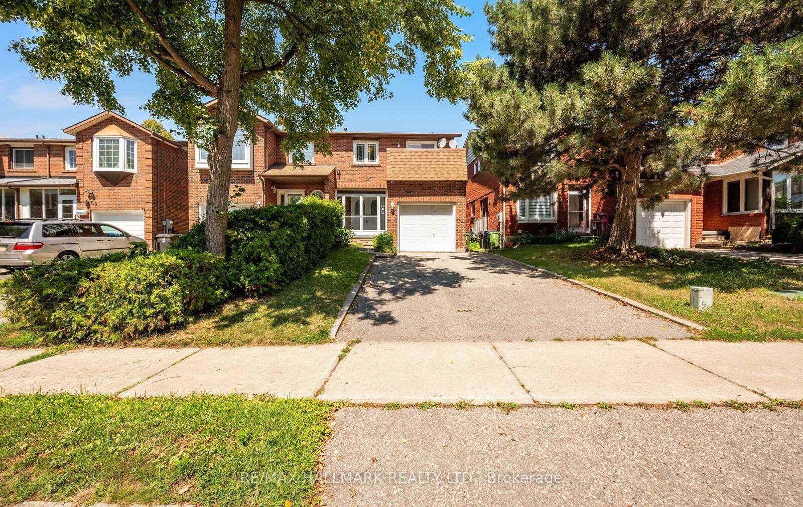Property Photo: 154 Robert Hicks Drive ON M2R 3R5