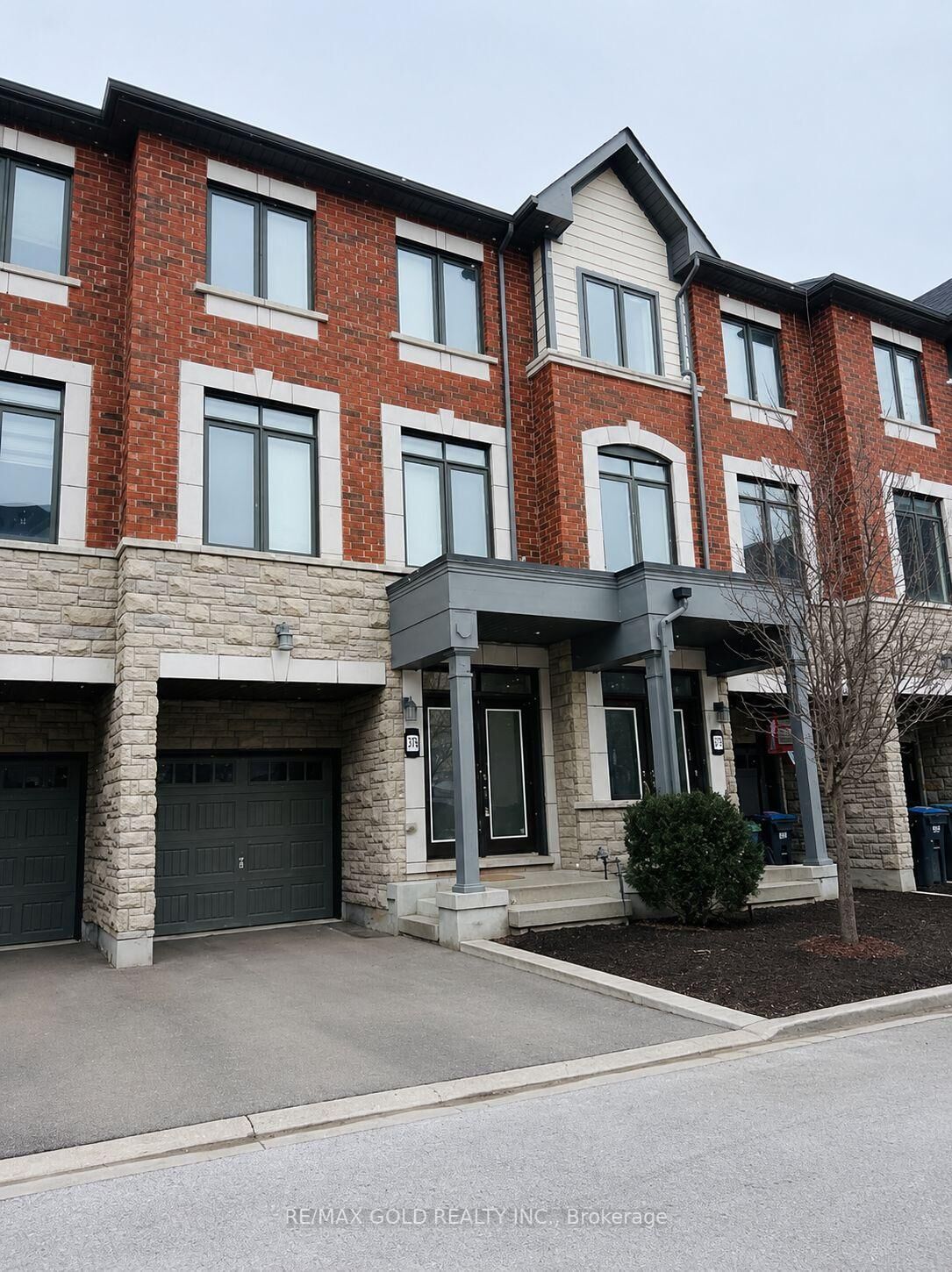 Photo de la propriété:  354 Ladycroft Terrace  ON L5A 0A7 