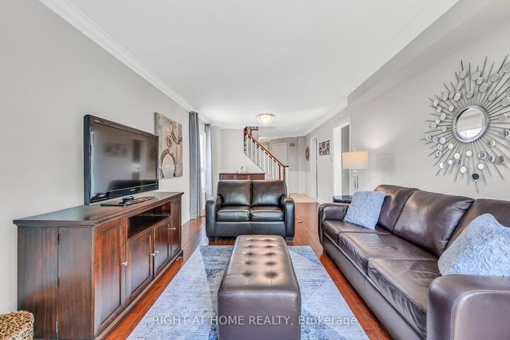 Property Photo: 4516 Donegal Drive ON L5M 4G9
