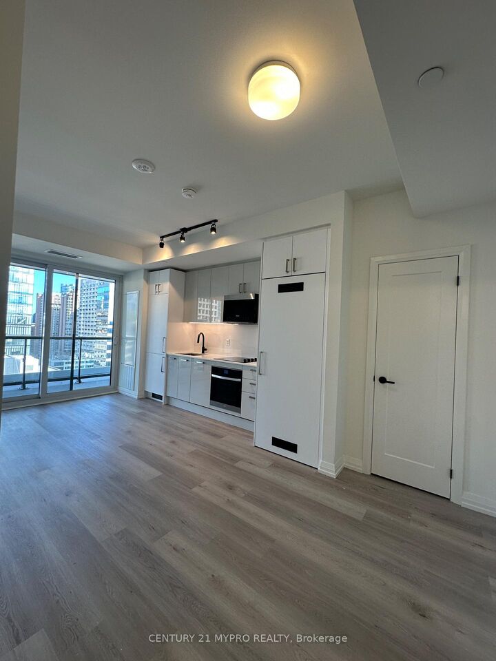 Property Photo:  280 Dundas Street W 1204  ON M5T 0E3 