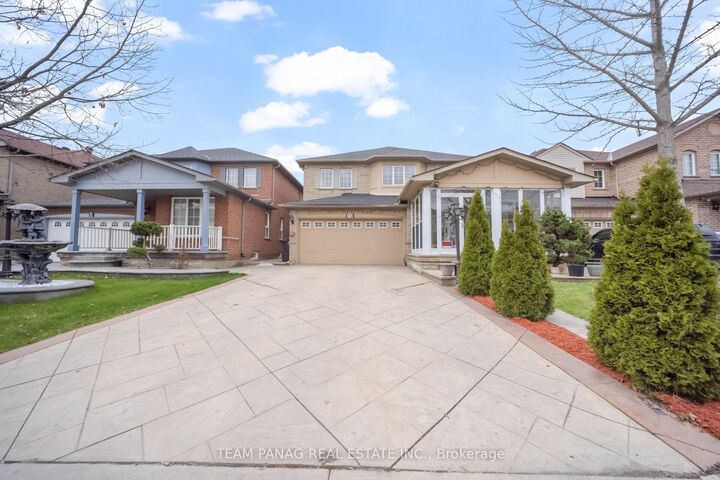 10 Hollowgrove Boulevard — photo 1