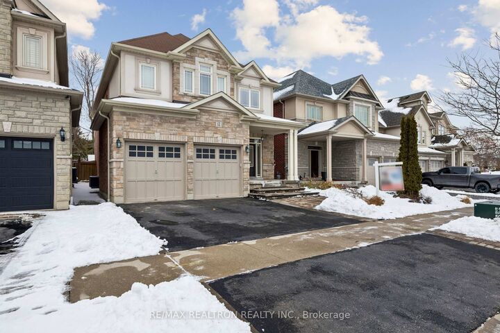 12 Promenade Drive — photo 1