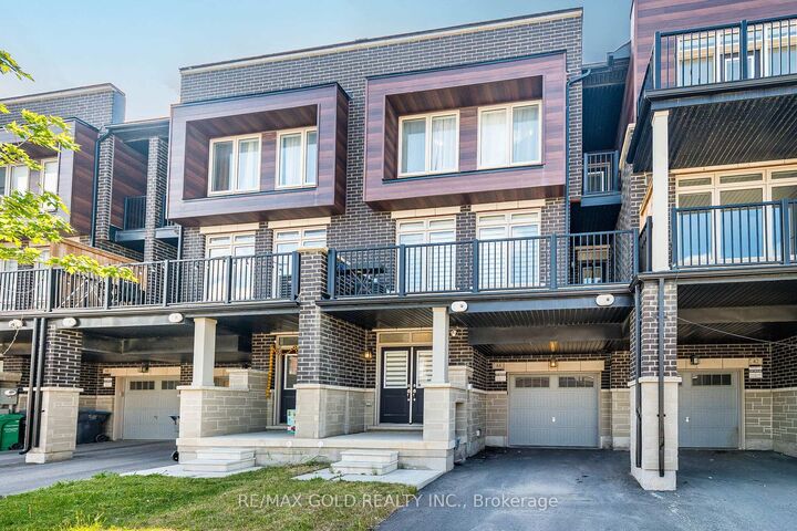 44 Donald Ficht Crescent — photo 1