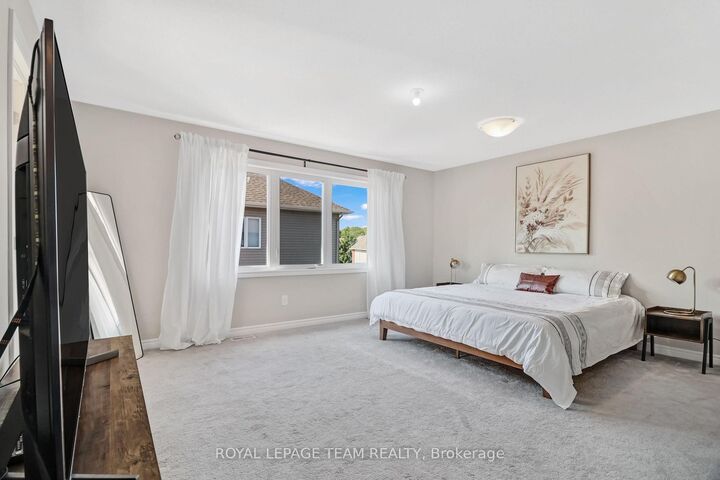 3 Stoneleigh Street — photo 1