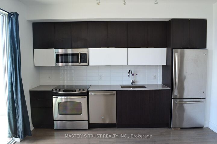 Property Photo:  56 Annie Craig Drive 2902  ON M8V 0C8 