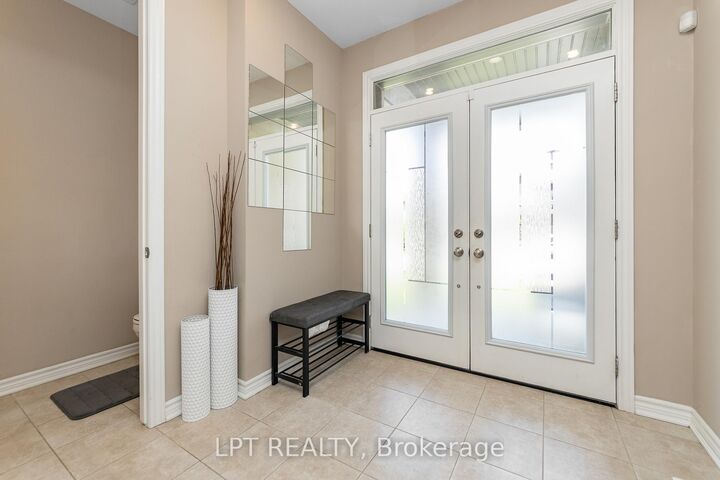 Property Photo: 908 Pedigree Street ON K2S 0Y5