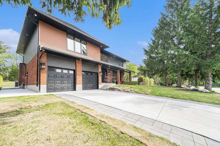 19 Newland Drive E — photo 1