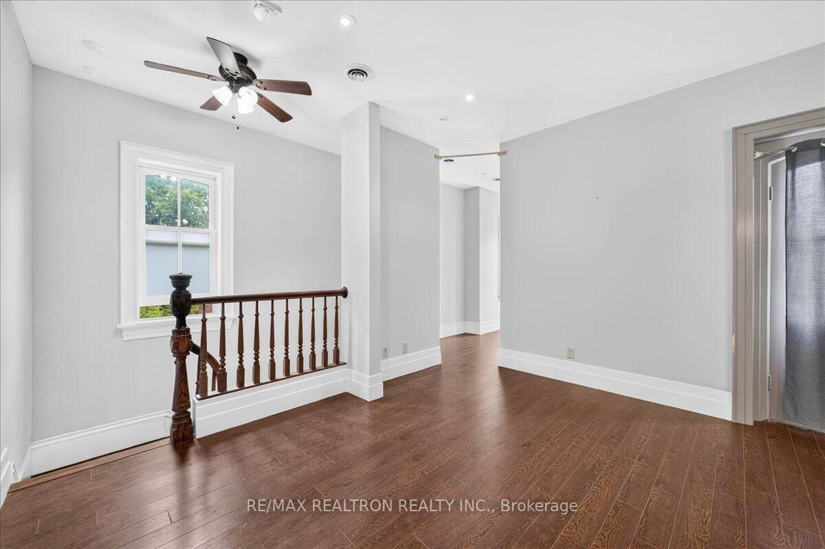Property Photo: 100 Victoria Street E ON L9R 1L1