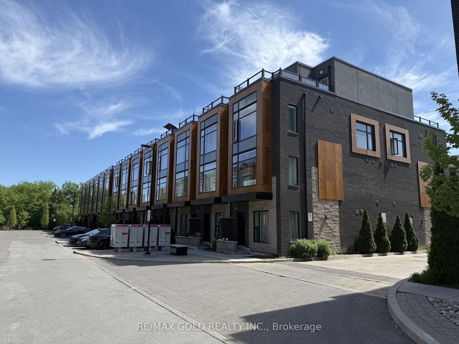 Property Photo: 200 Malta Avenue 92 ON L6Y 6H8