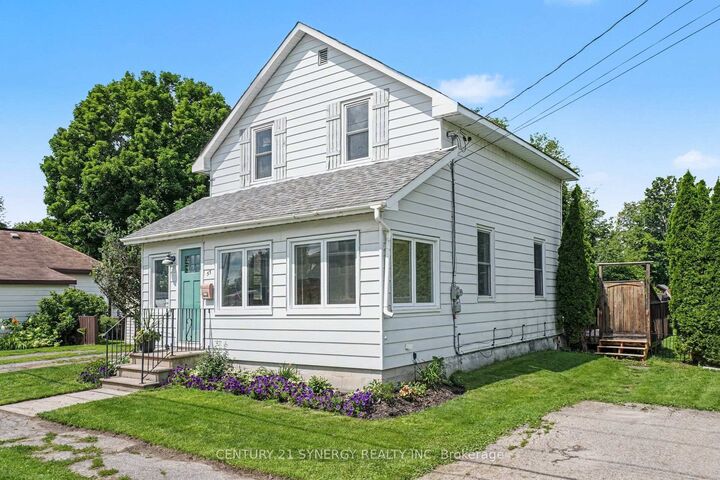 Property Photo: 55 Cockburn Street ON K7H 2B5