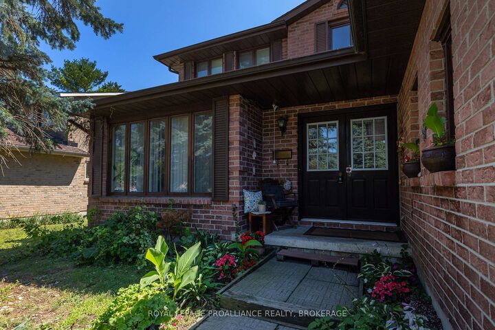 Photo de la propriété: 951 Newcastle Street ON K7P 2H5
