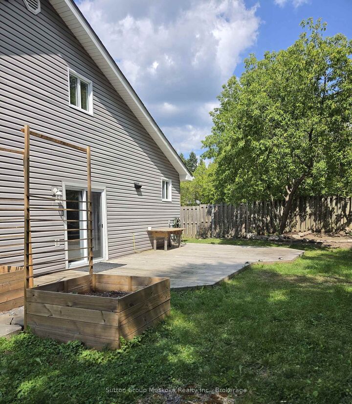 Photo de la propriété:  11 West Road  ON P1H 1L1 