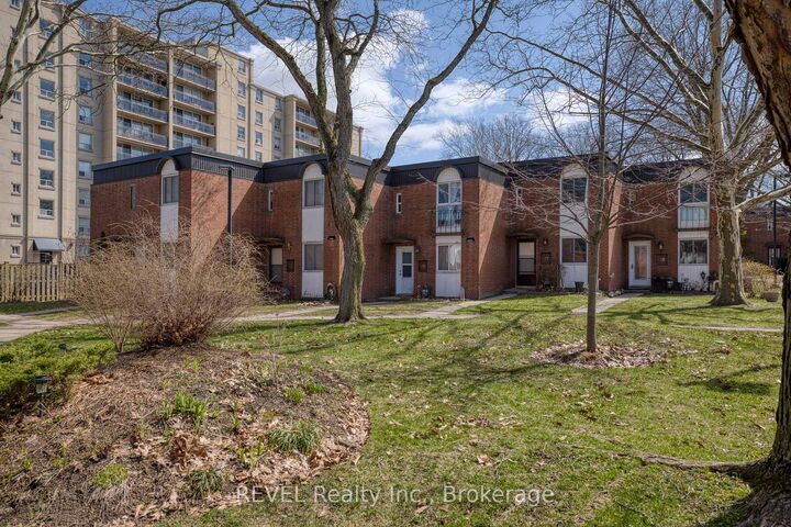 Property Photo: 6476 Huggins Street 25 ON L2J 1G9