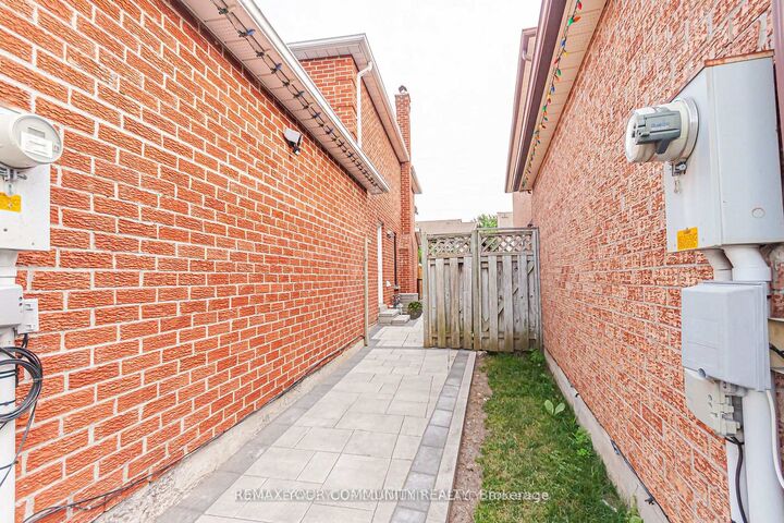 Property Photo: 33 Durness Avenue Bsmt ON M1B 4W4