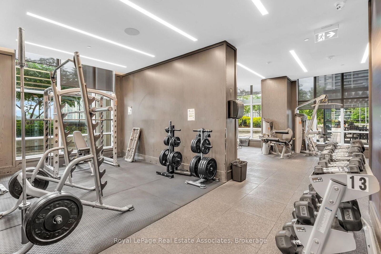 Property Photo:  9 Mabelle Avenue 922  ON M9A 0E1 