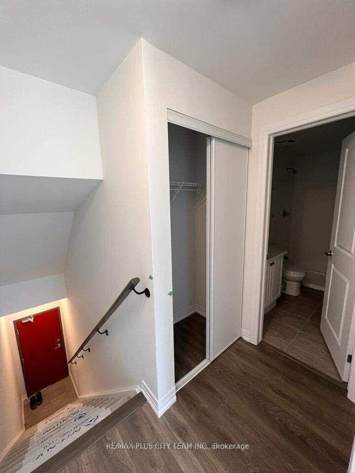 Property Photo: 2635 William Jackson Drive 1306 ON L1X 0L3